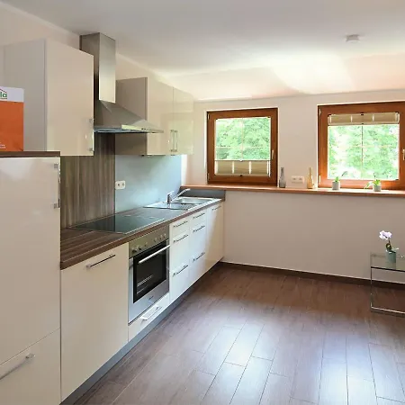 Modern In With Private Garden アパート