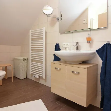 アパート Modern In With Private Garden *